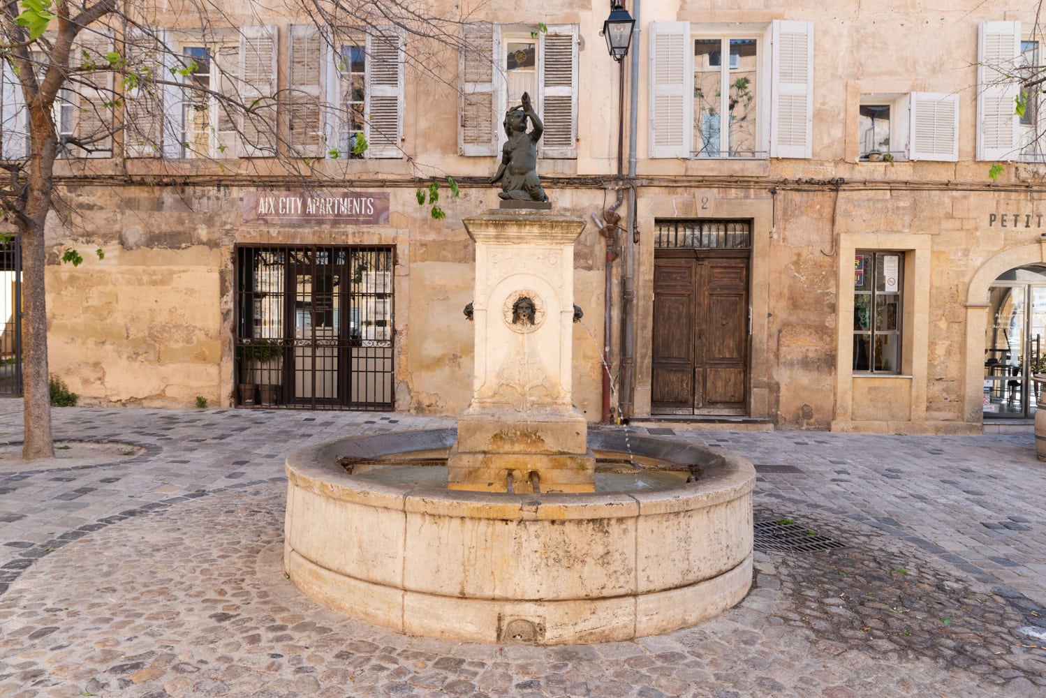 Quelle est l'origine des calissons d'Aix-en-Provence ?