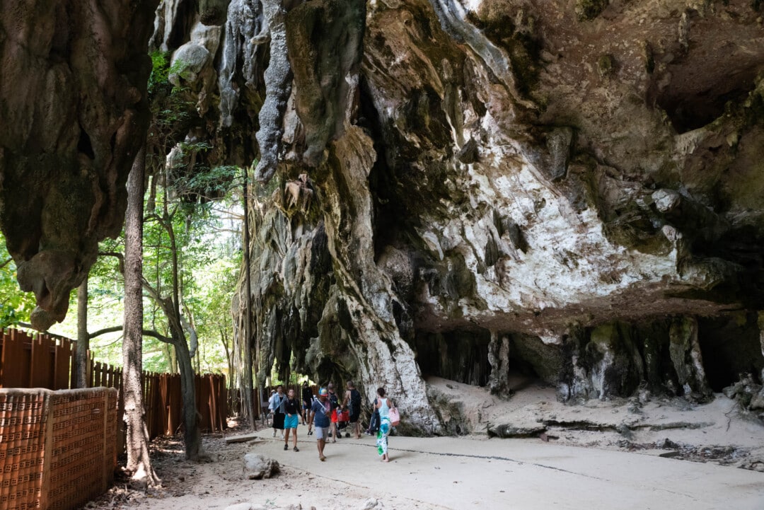 grotte-Phranang-Beach