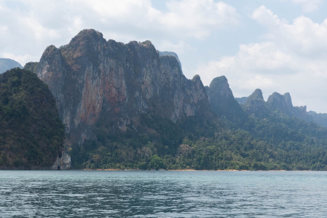 paysage-du-lac-de-khao-sok-thaïlande