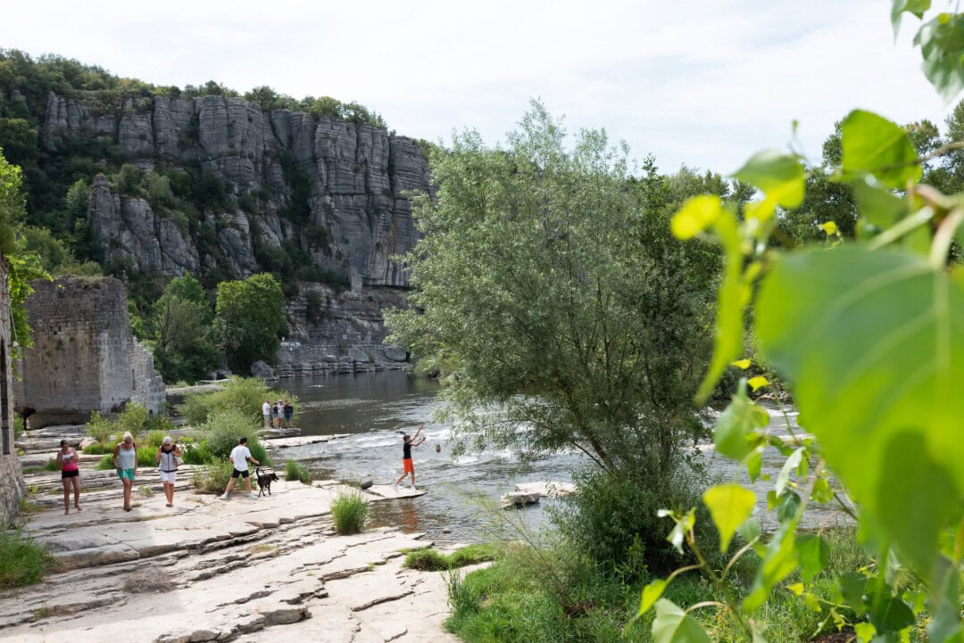 plage-village-Voguë-ardèche