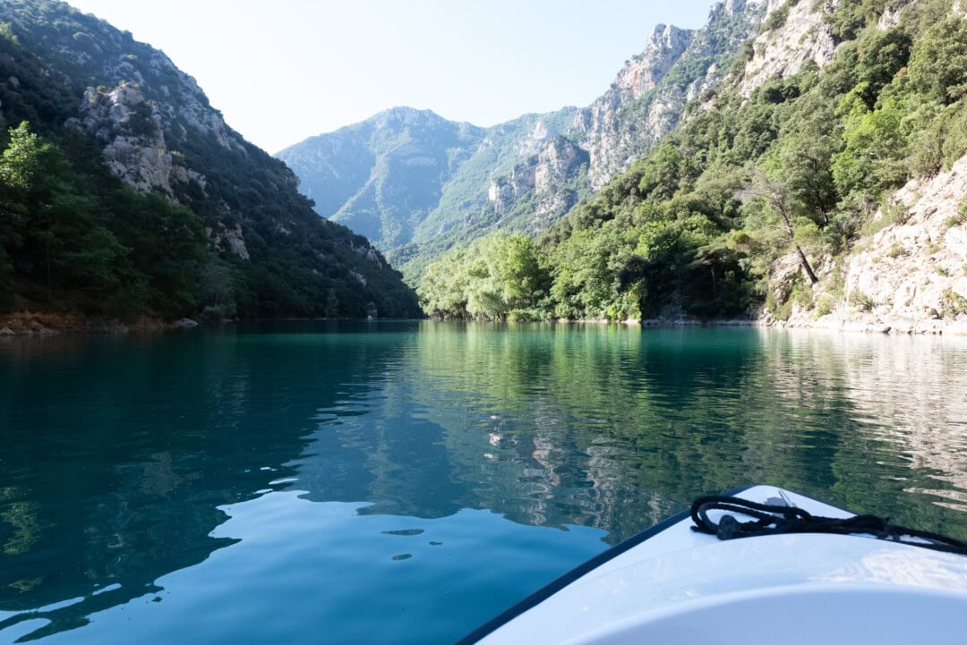 paysage-gorges-du-verdon-balade-bateau