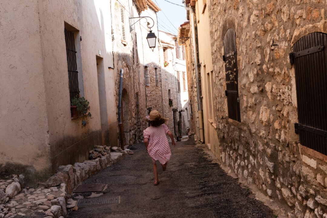 rue-pittoresque-village-de-bauduen