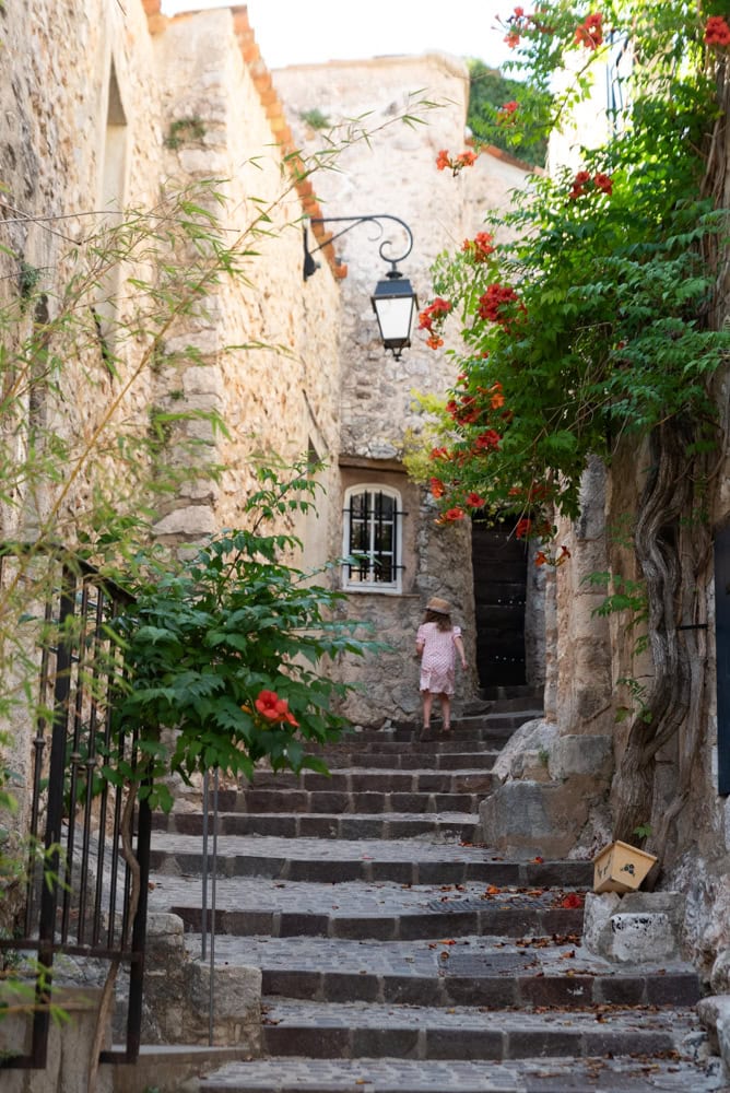 ruelle-fleurie-bauduen-gorges-du-verdon